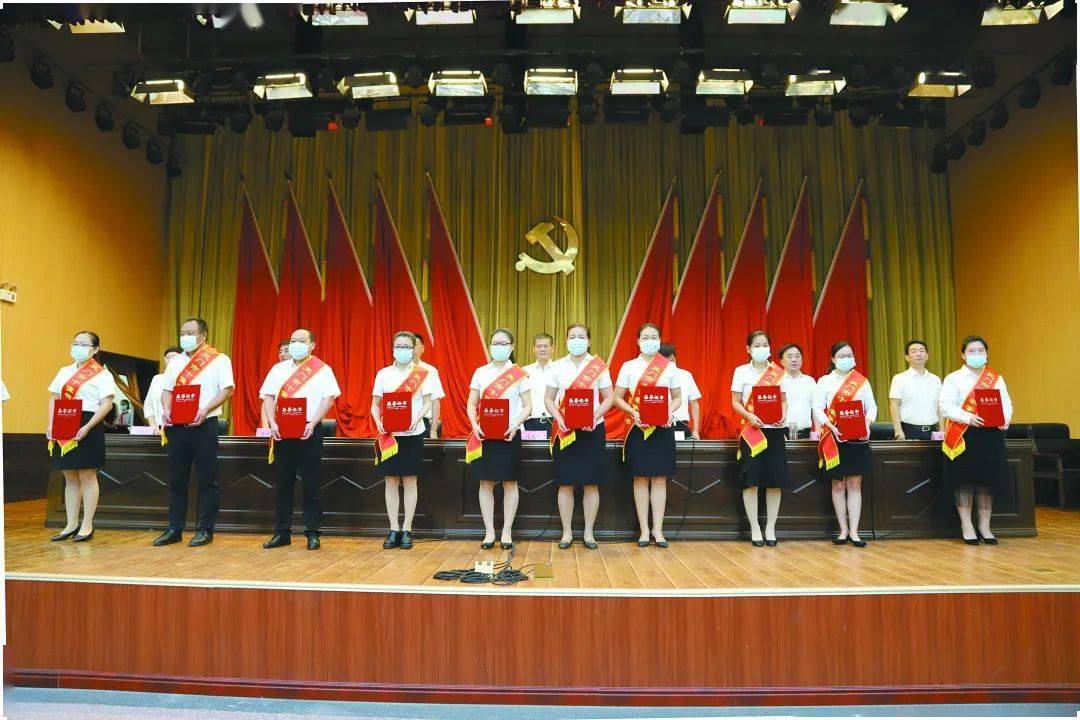 天门市十佳教学能手名单艾琬玉 张港高级中学张国斌 干驿高级中学汪