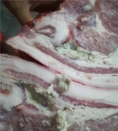 家长反映威信一中食堂给学生吃发霉的食物食品部门已入校调查