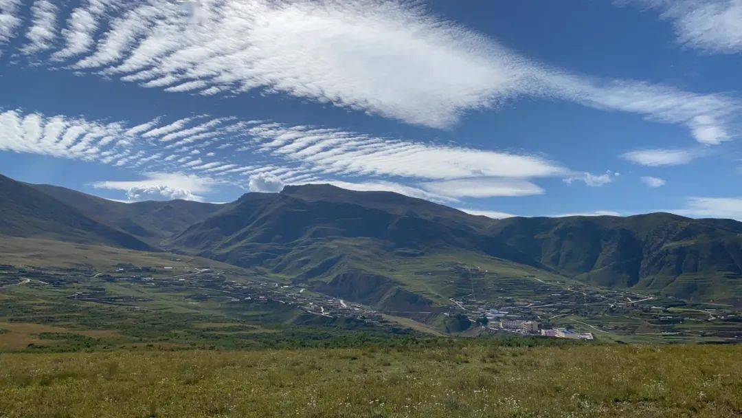 索南尖措照亮孩子脚下的路致敬脱贫攻坚教师