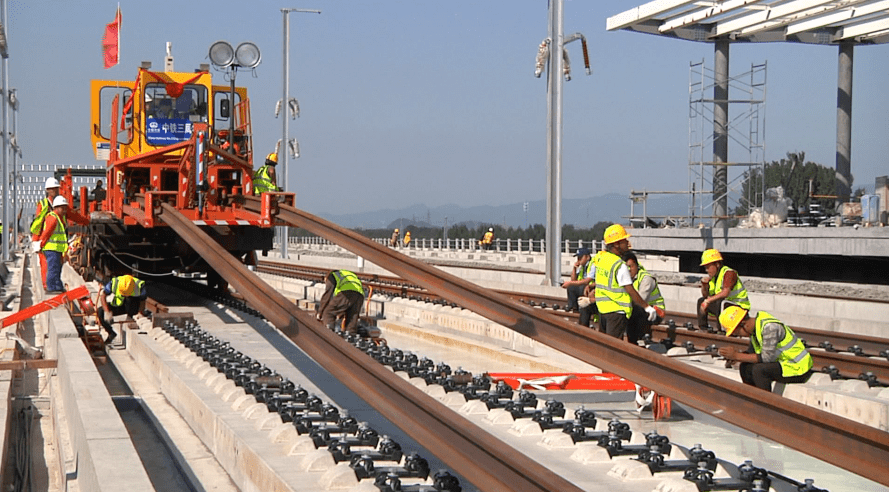 京沈高铁密云段开始铺轨预计年底通车