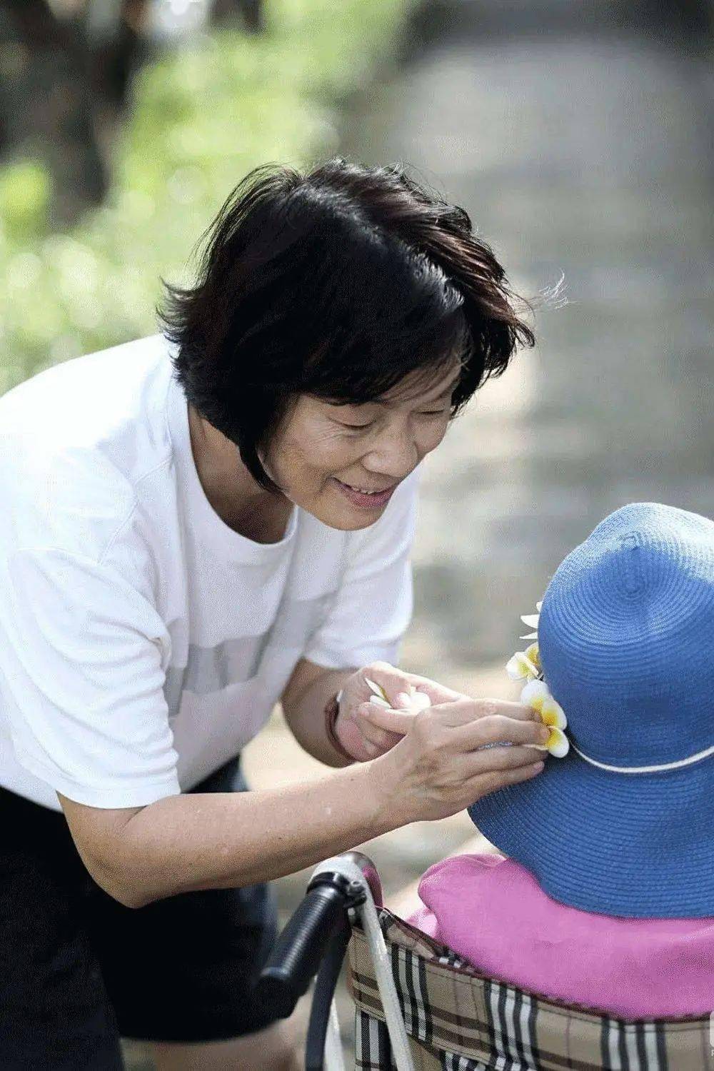 著名配音演员廖菁朗读龙应台的散文《雨儿》