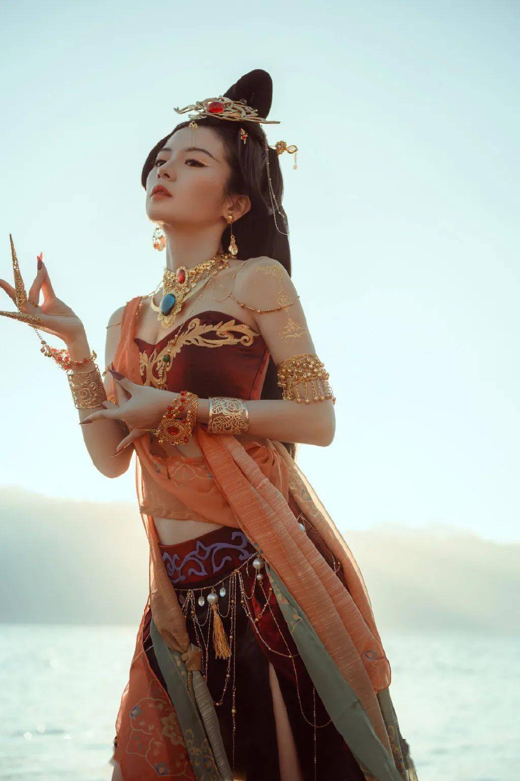 莫高千窟列鸣沙崖壁纷披五色霞一起来感受敦煌飞天的神秘魅力88˙