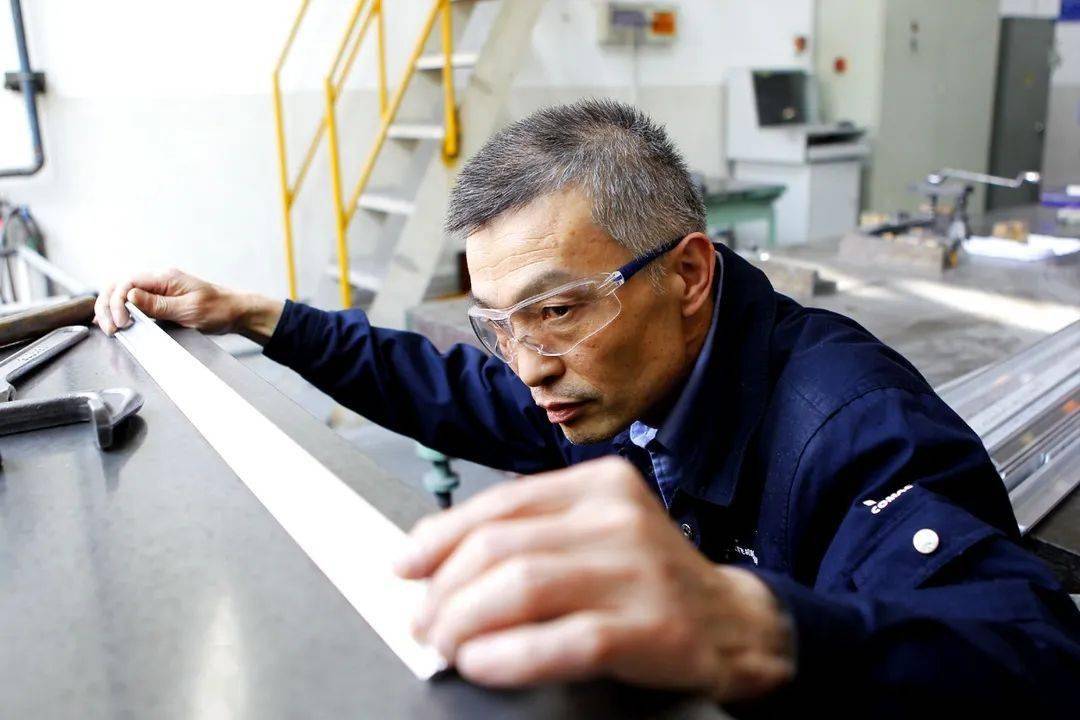 大国工匠入选2020农民喜爱的百种图书推选活动快来投票助力