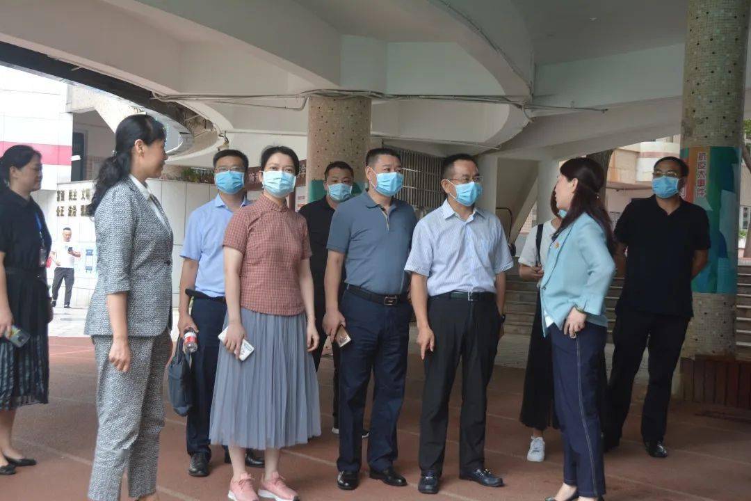 【第727期】雨花区委常委宣传部部长余宏卿带队督查砂子塘小学文明