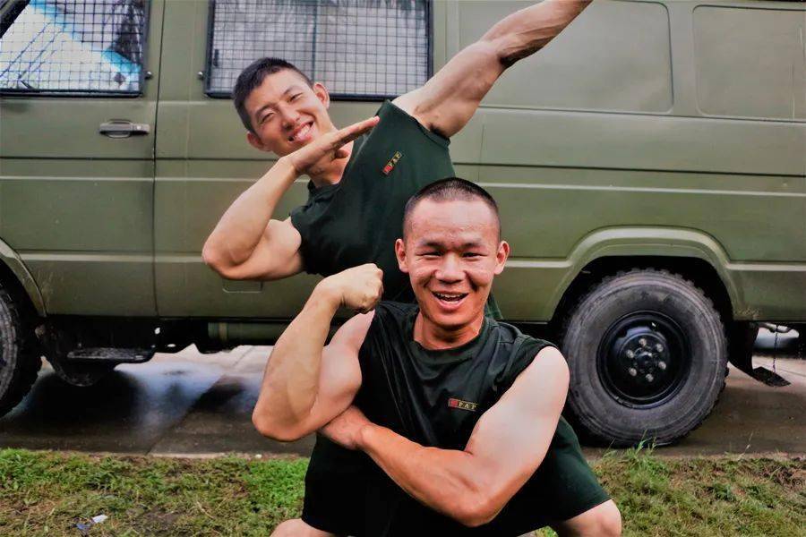 武警部队肌肉图片