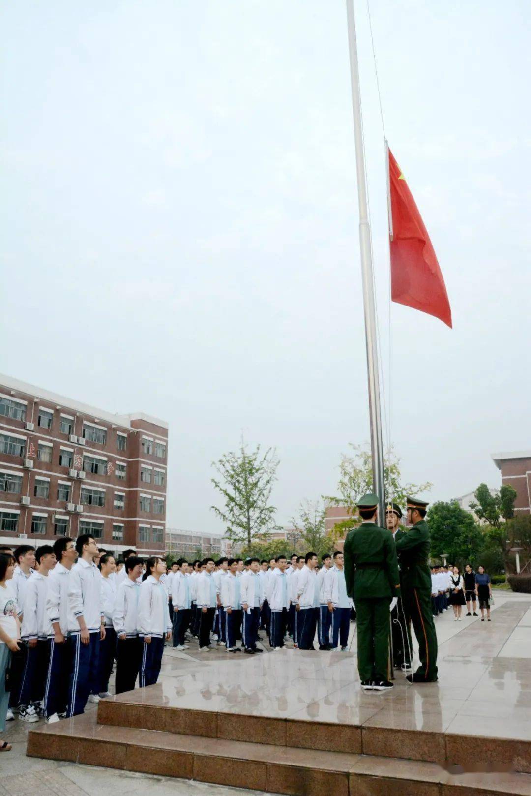 巢湖一中新教学楼正式启用!高端大气!18个班980名高三生入班