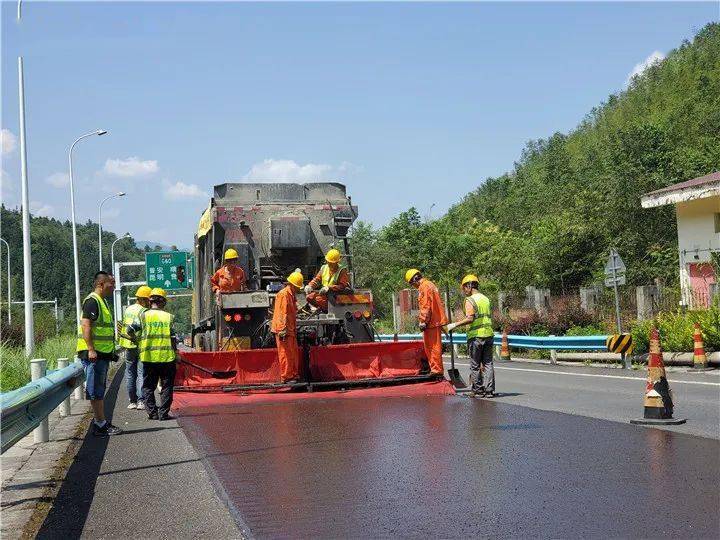 近日,记者从省公路开发公司兴义营运管理中心获悉,g7612纳兴高速公路