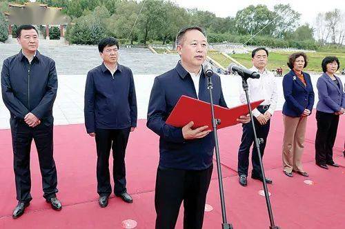 市委书记张恩亮,市委副书记,代市长李洪国,市领导张新山,徐颖,宫运生