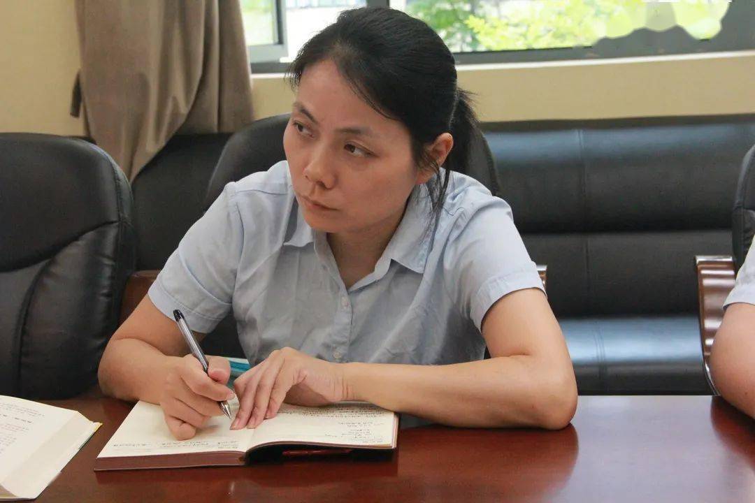 程铮铮,姚姣莲,邓国方,周丽珍等老师,积极发声,对主讲和答辩环节进行