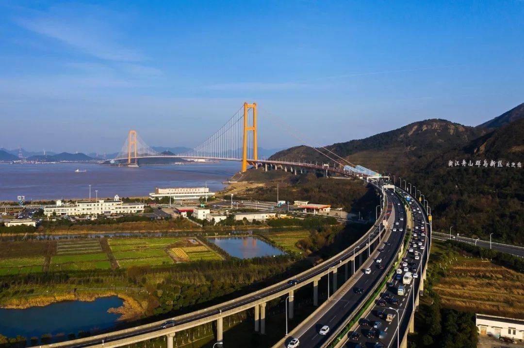 舟山跨海大桥(又名舟山大陆连岛工程)是中国规模最大的岛陆联络工程