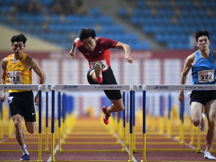 全国田径锦标赛:谢文骏男子110米栏夺冠