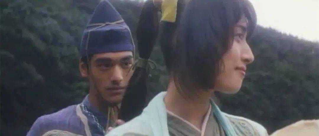 她和金城武,丰川悦司拍了《迷雾》,是芥川龙之介小说改编的"罗生门"