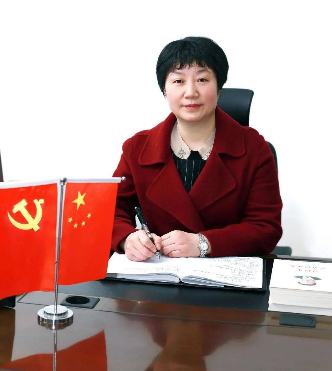 湖北省中西医结合医院党委书记邱海芳工作人员立马与相关街道取得联系