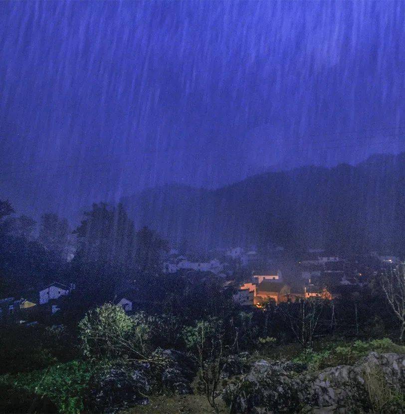 男生说深山夕照深秋雨图片