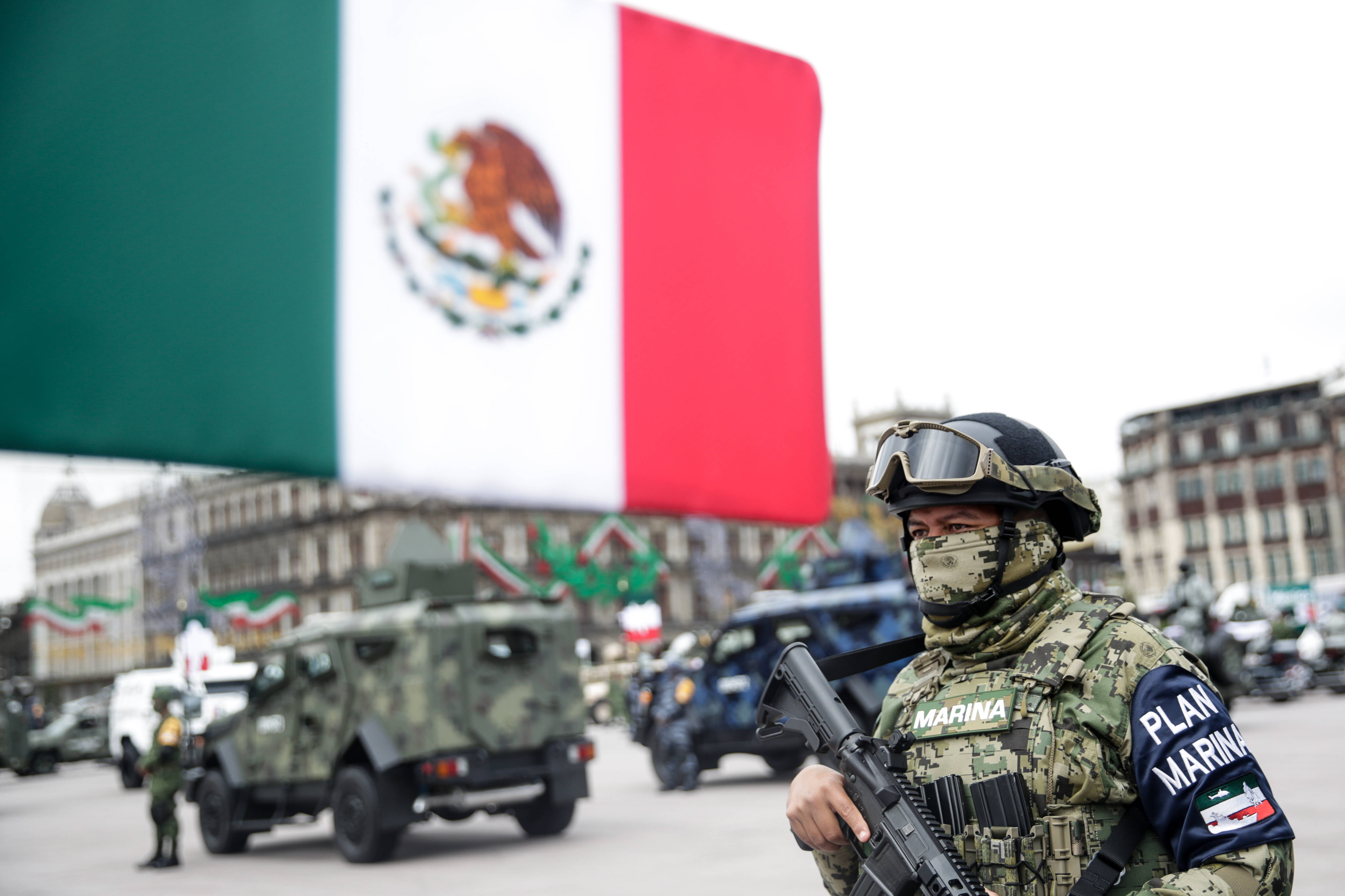 墨西哥举行阅兵庆祝独立日