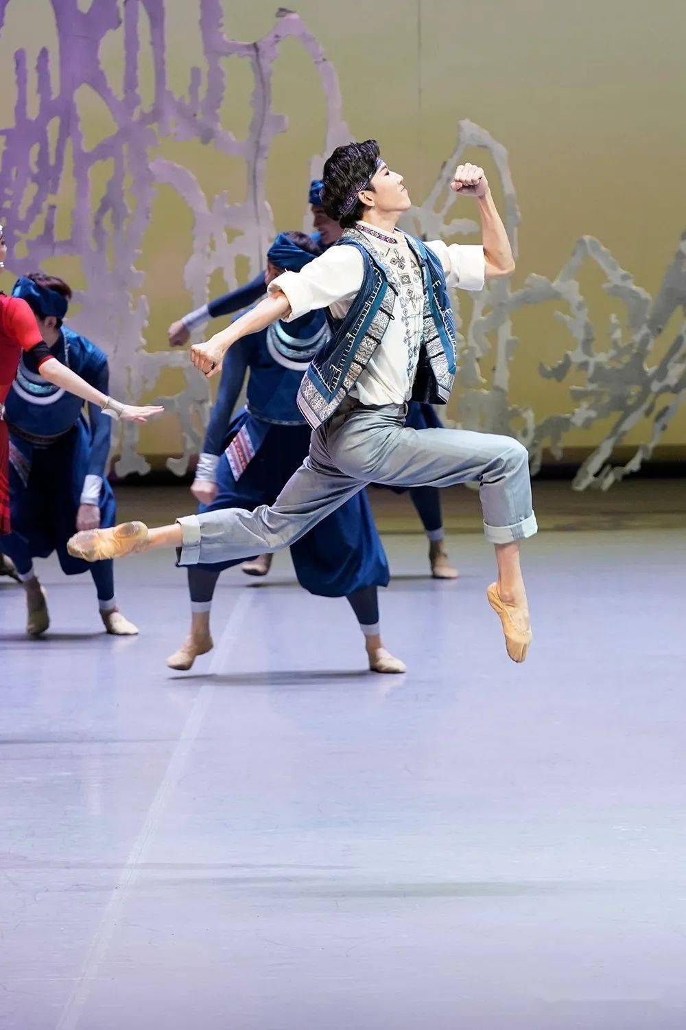 阿山的饰演者:武思聪中芭主要演员武思聪此轮演出中饰演了两个主要