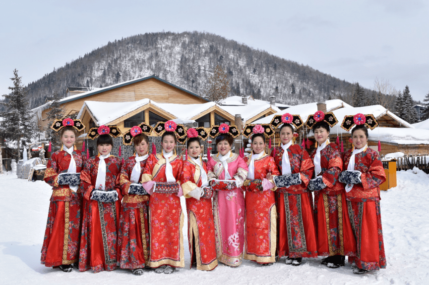 渤海镇及周边地区),是满族先祖靺韍人以东北特有的柞蚕丝线为刺绣原料