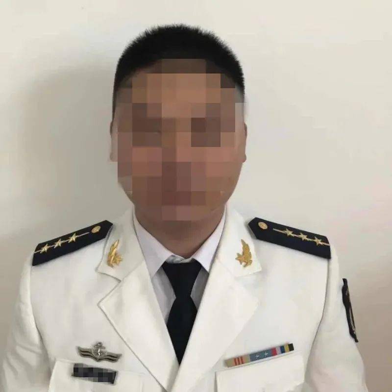 一张嘴骗55万钦州有人假冒军人行骗