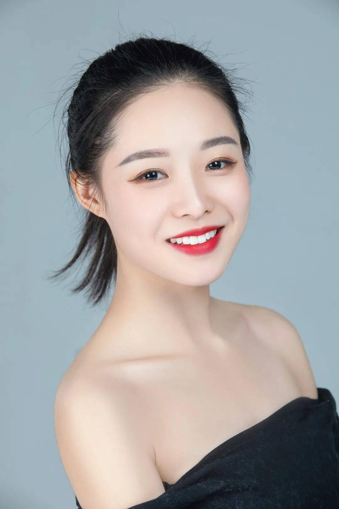 大头照还可以这么美原来是卡乐弗拍摄的