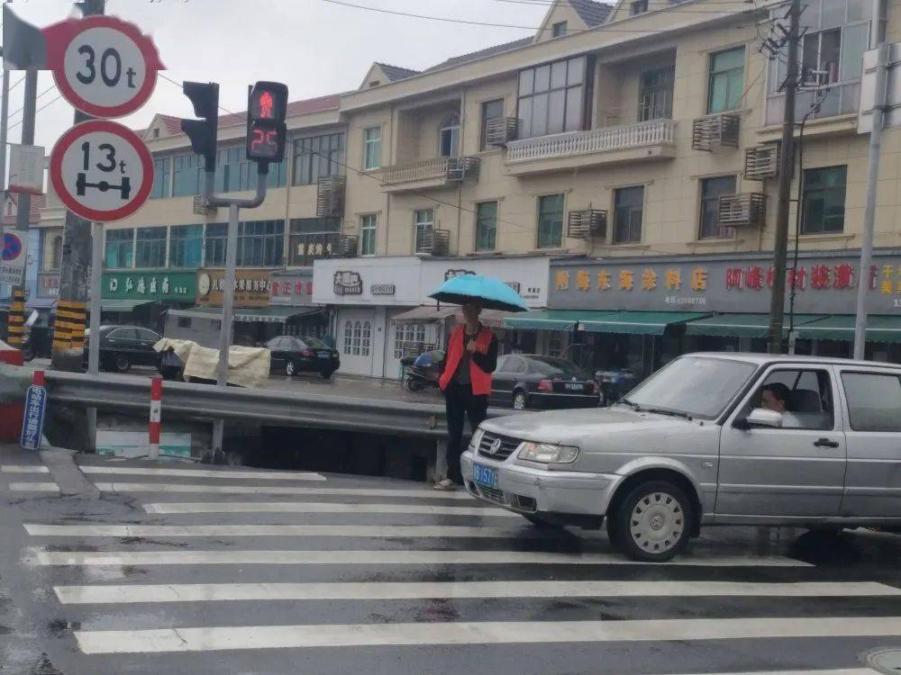 附海镇交通劝导新时代文明实践岗