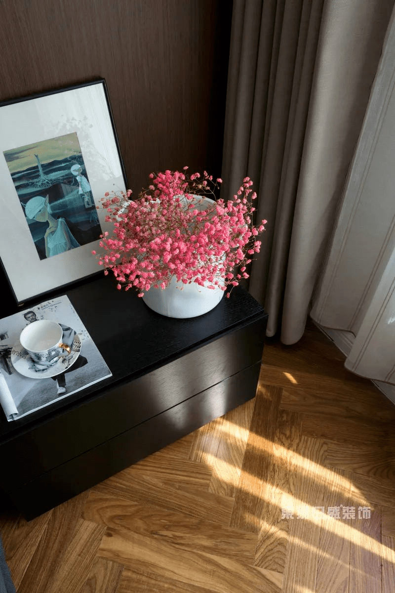 156㎡欧式轻奢风格实景丨删繁就简,高格调的人居生活美学