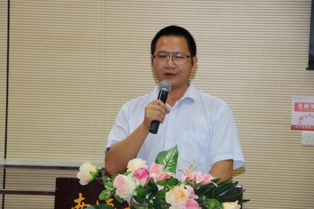 有为丹中立本成人不忘初心牢记使命记丹灶中学九年级新旧交接仪式