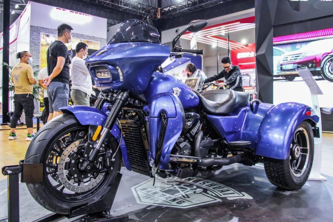 制造美式巡航,重机为主,此次展会展台最前方展示了搭载700cc和900cc