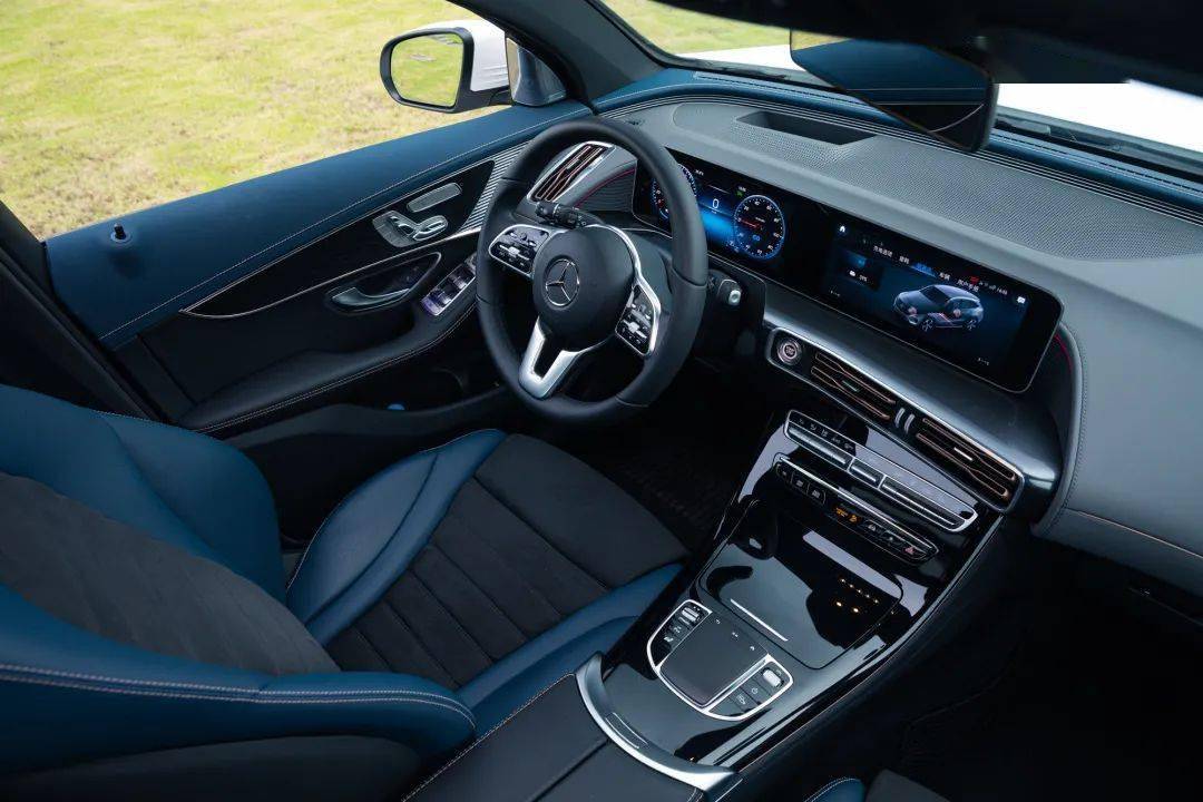 试驾梅赛德斯奔驰eqc4004matic花60万元兼得s级的静谧和amg的加速