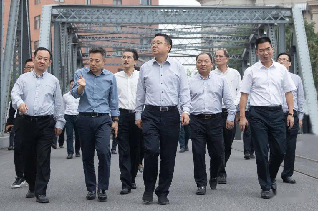 东阳市领导傅显明,曹一勤,冯涧,横店集团董事长,总裁徐永安,副总裁徐