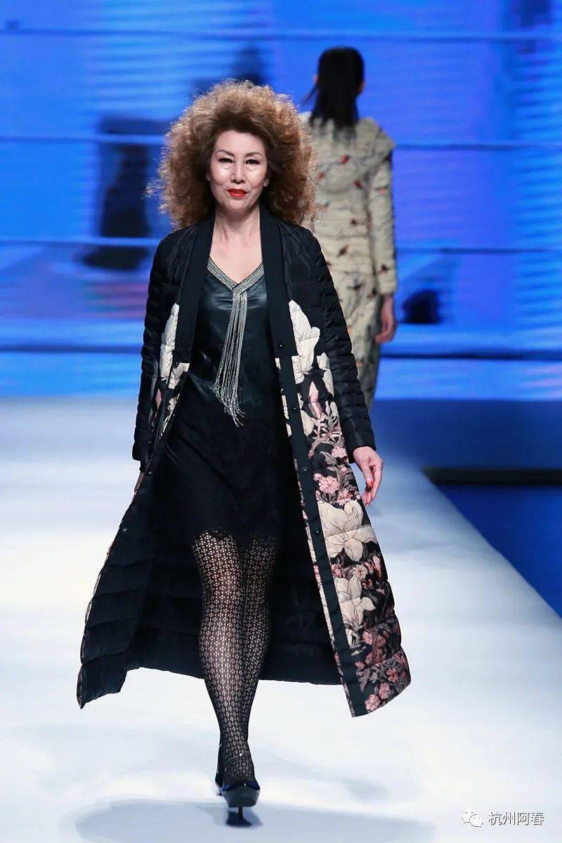 2020大连时装周秋季天伦皮草