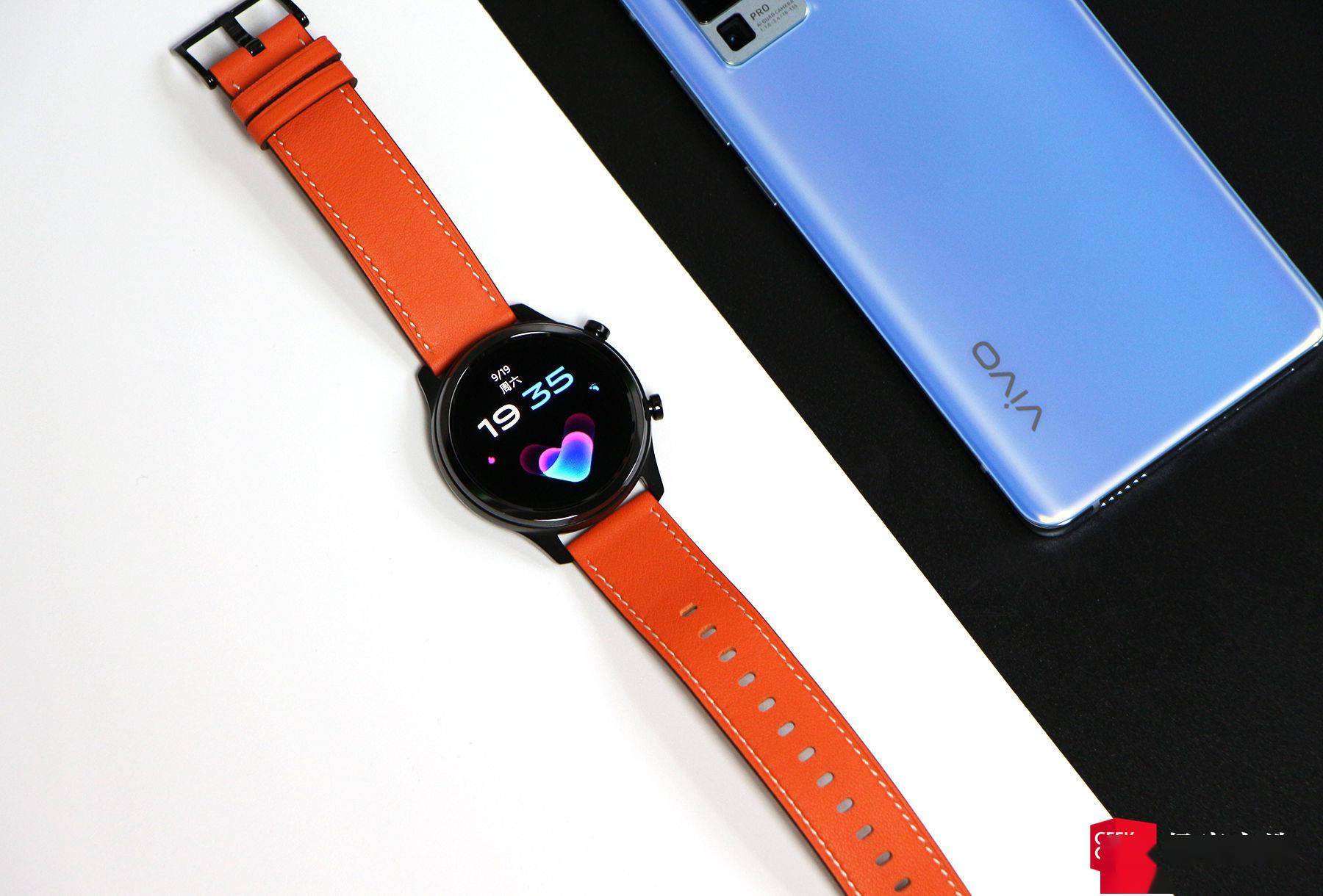 vivowatch体验陶瓷表圈和精钢表身vivo的首款智能手表用起来怎么样
