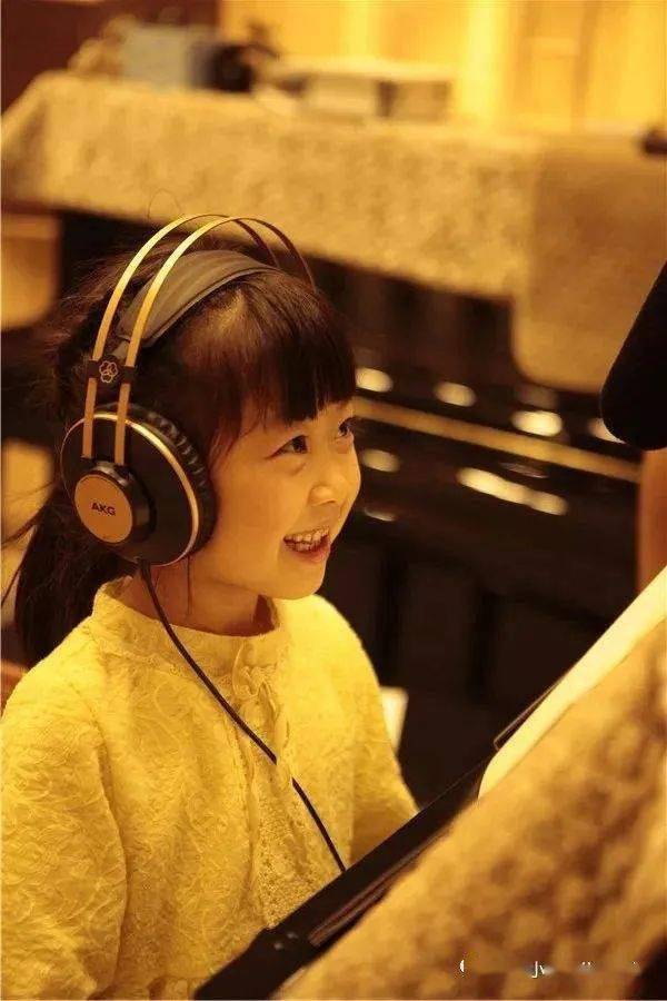 趁孩子未变声,为他们留住童声——走进录音棚记录奇妙的声音之旅!