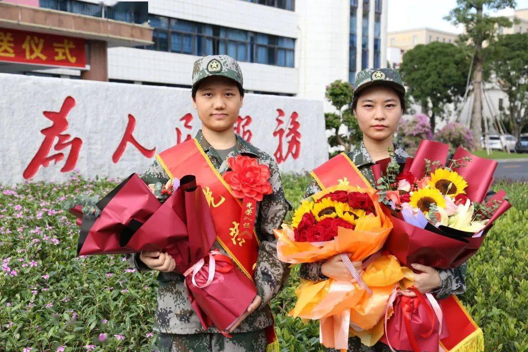 三角今年有2名女兵入伍!快看你认识吗?