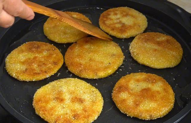 秋天我家常做这锅饼不加面粉不加水软糯香甜放凉了也好吃