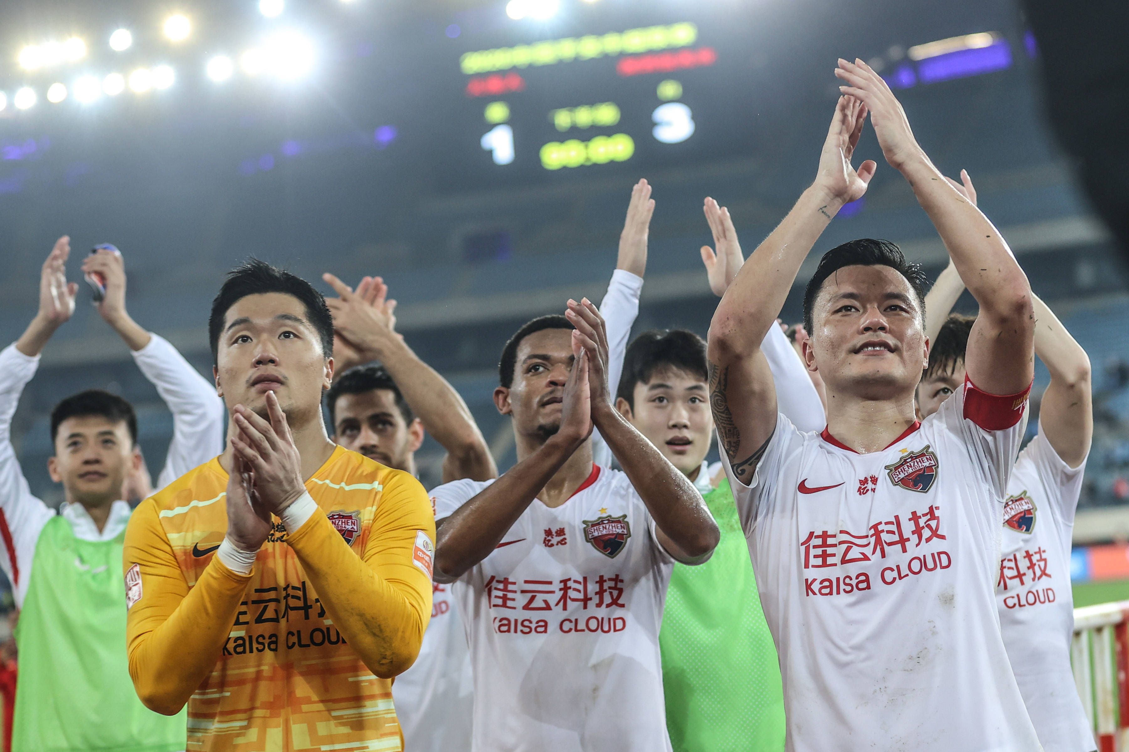 足球——中超:深圳佳兆业队胜大连人队