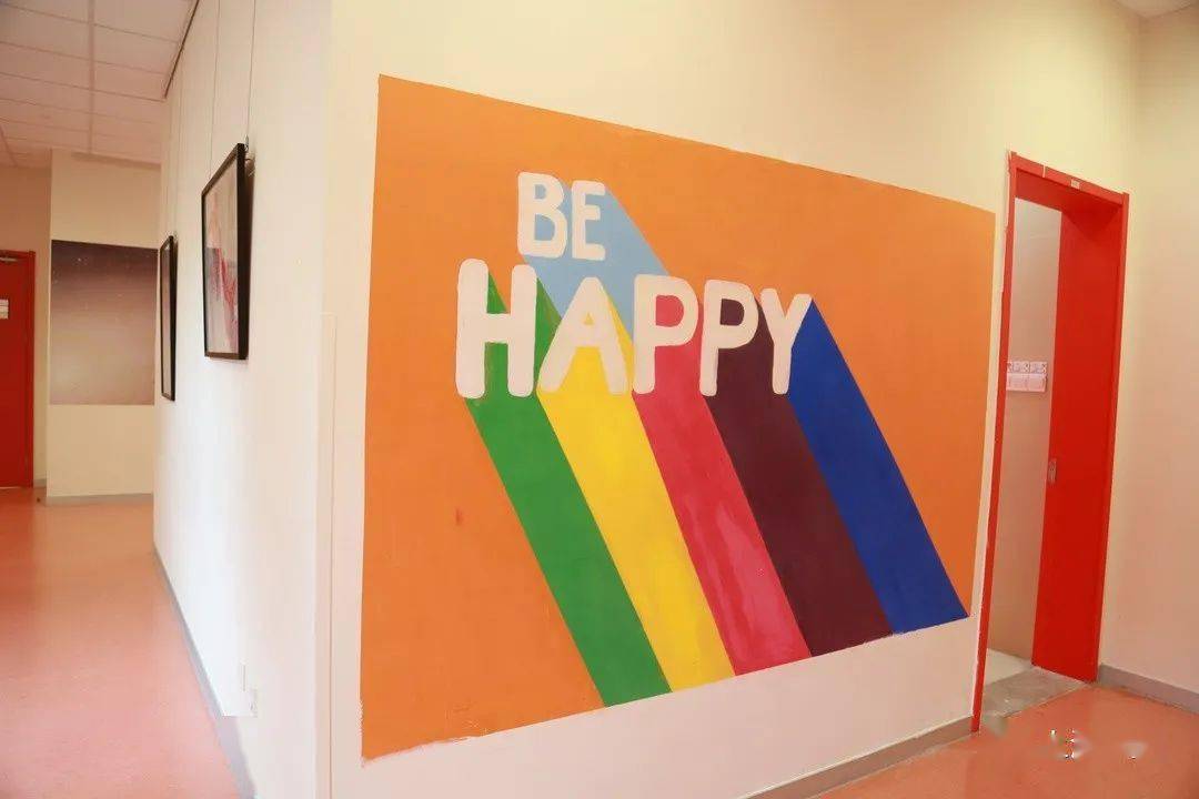 创作无处不在 | 这所学校竟然鼓励孩子们在墙上画画?