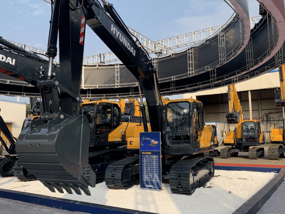 资讯丨冲击8200台年销量现代工程机械重磅推出三款挖掘机