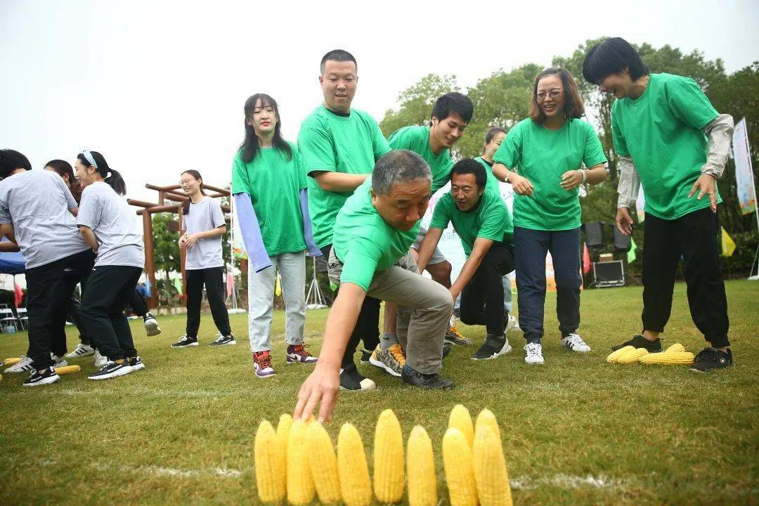 上海市首屆農民體育健身活動周松江鄉村趣味運動會歡快中落幕