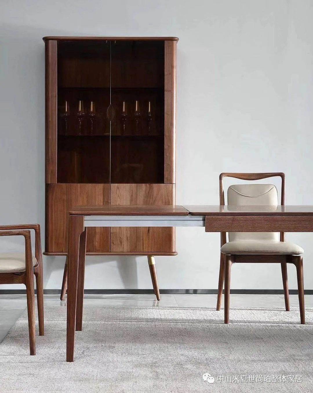 世尚家居最出彩的顶级实木家具每一件都是工艺品