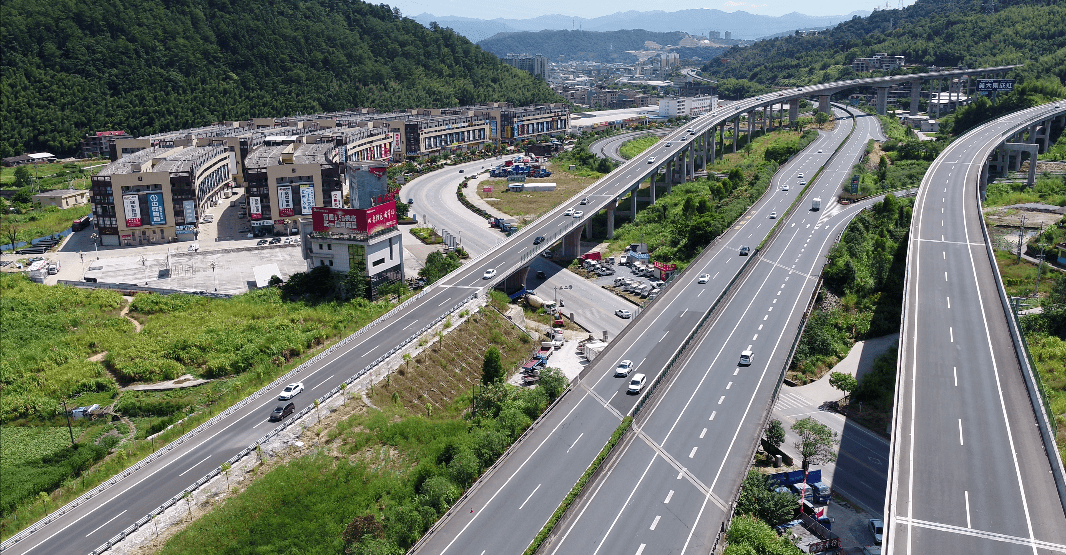 前方请注意,国庆中秋长假,龙岩高速出行指南来咯!