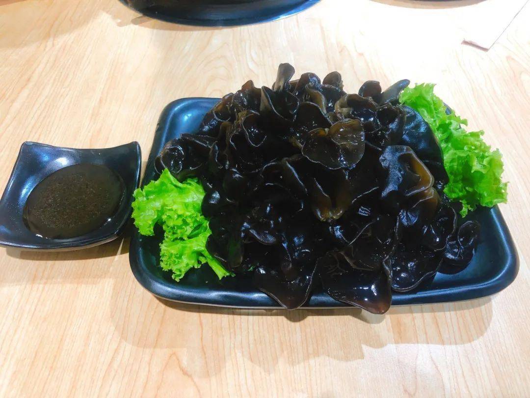 鲜木耳十分q弹放进嘴里口感软滑,吃再多也不会腻~◆商家营业时间:11