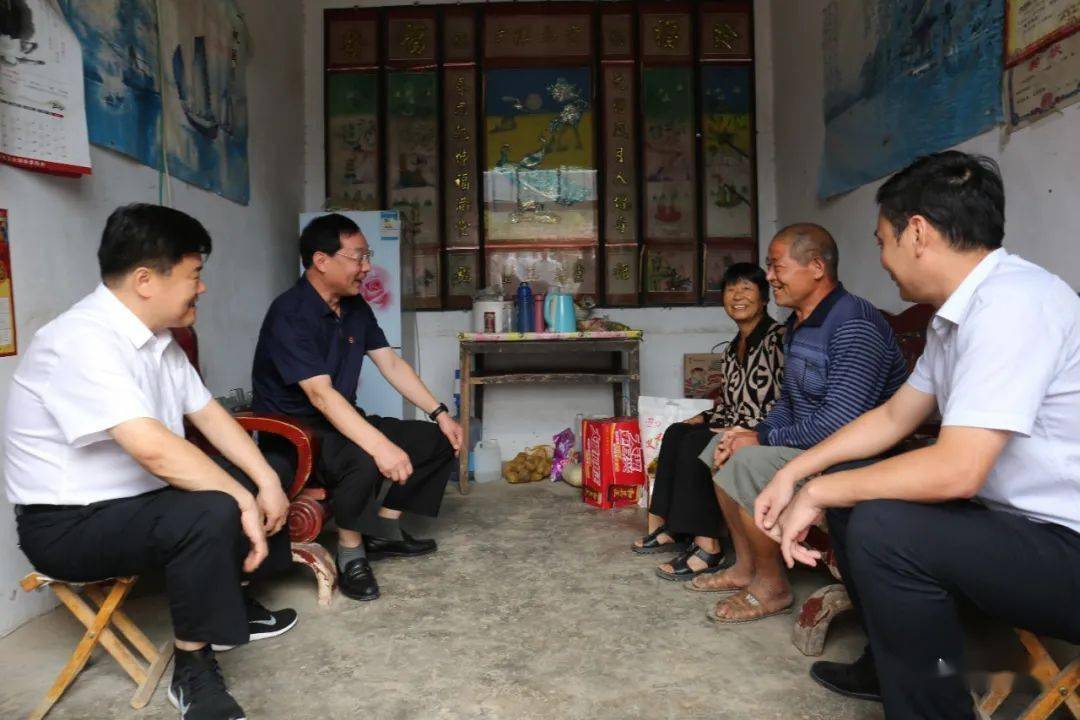 楚耀华到虞城县谷熟镇李苟庄村开展三五基层工作日活动