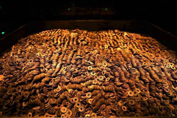 海昏侯墓中出土的大量铜钱 (摄影 许南平)