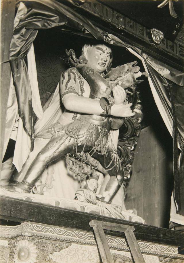 晚清民国拍摄17张极为罕见的欢喜之佛老照片