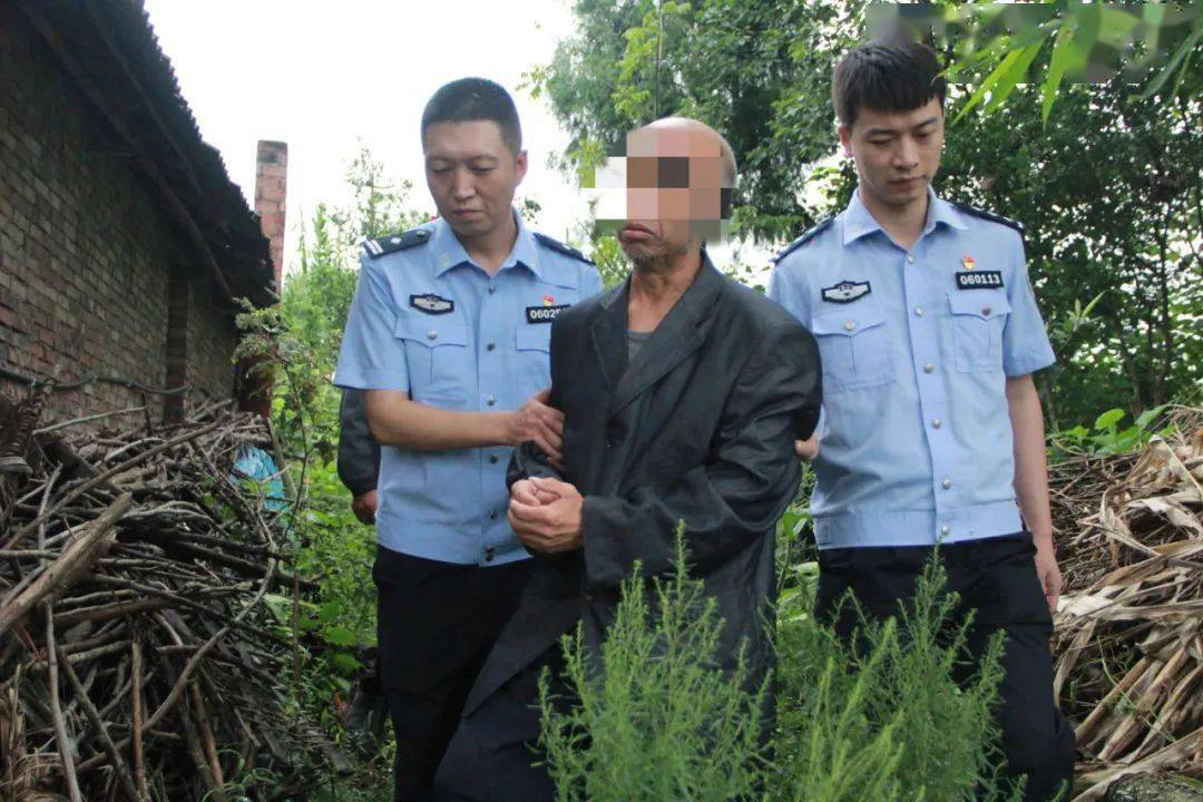 杀人潜逃26年仁寿公安在垃圾堆里抓到了他