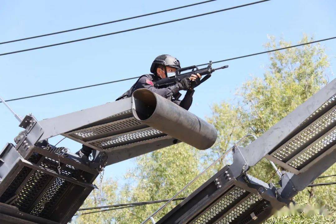 我市公安特警开展拉动演练活动