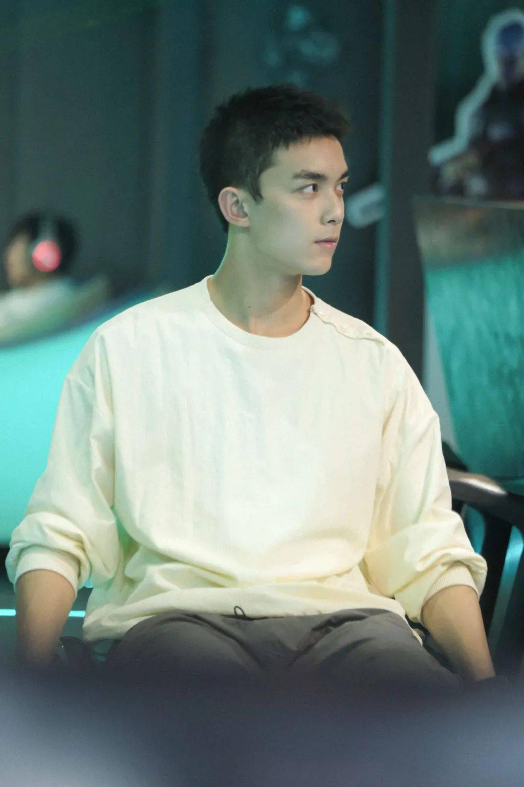 满分男友力男星们的卫衣穿搭