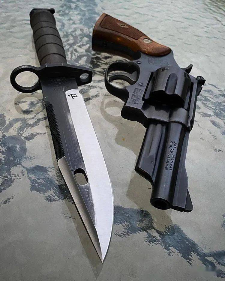 老牌大厂史密斯维森家出的手枪美图欣赏