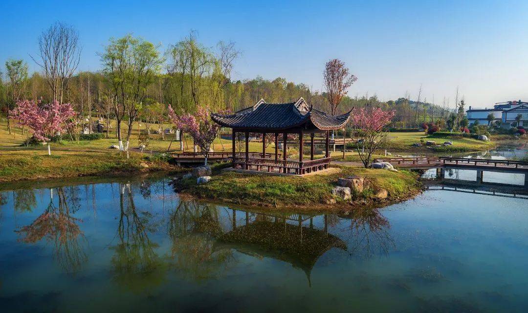 必看| 双节同庆,"慢"游小镇!_李白