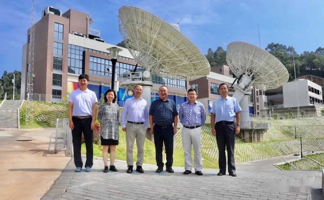 中国交通通信信息中心主任徐鹏展一行莅临亚太星通深圳卫星地面站考察